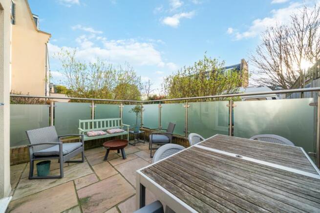 Broomcroft Court 1 W4 PH15 LR.jpg