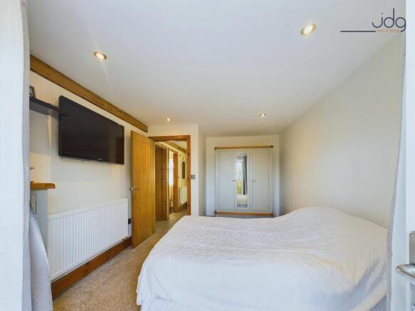 2nd double bedroom