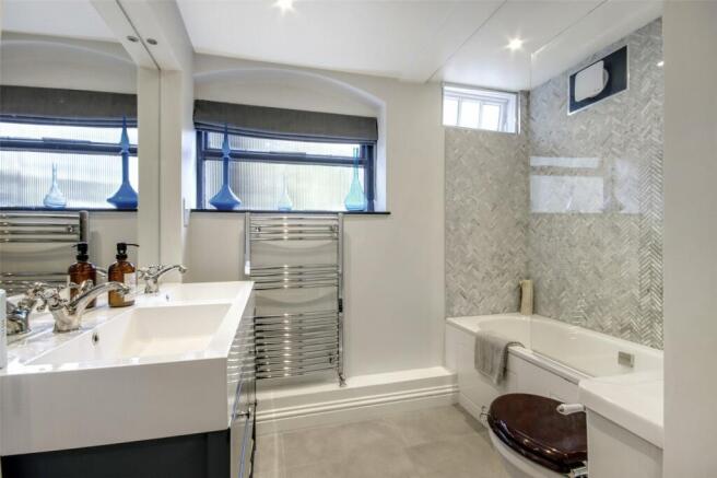 En Suite Bathroom