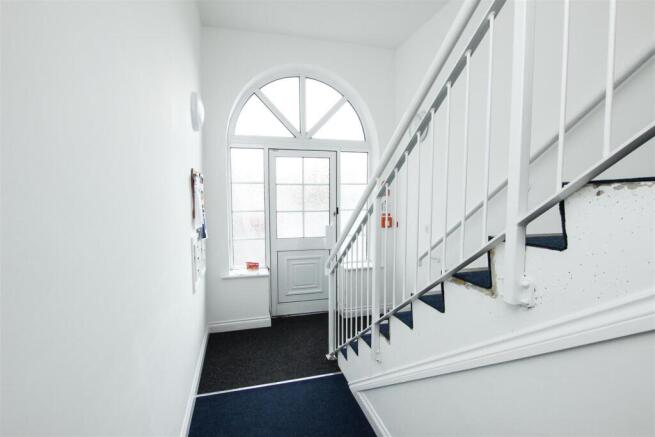 2 bed Flat for sale Image 9