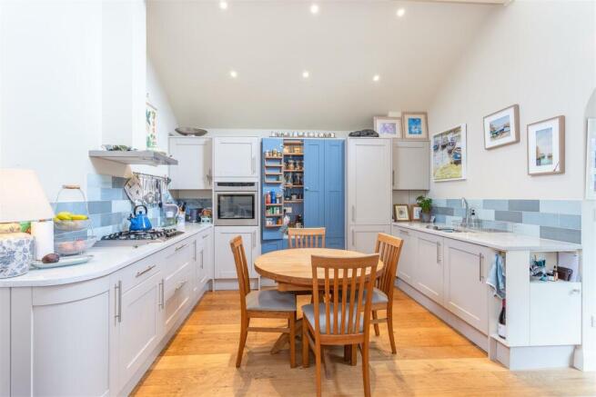 Kitchen Dining1.jpg