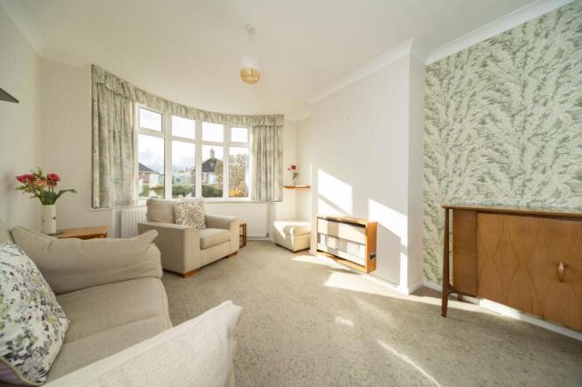 LOUNGE & DINING ROOM