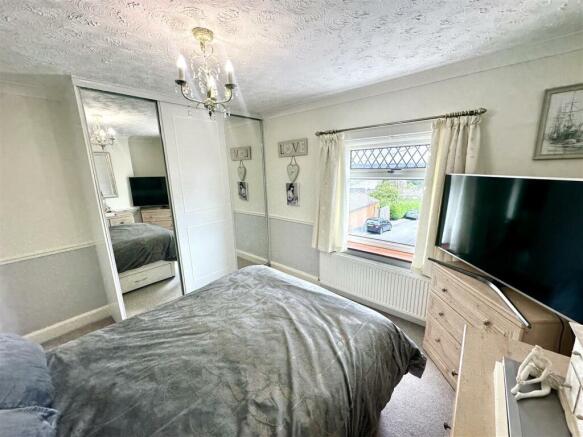 BEDROOM 2