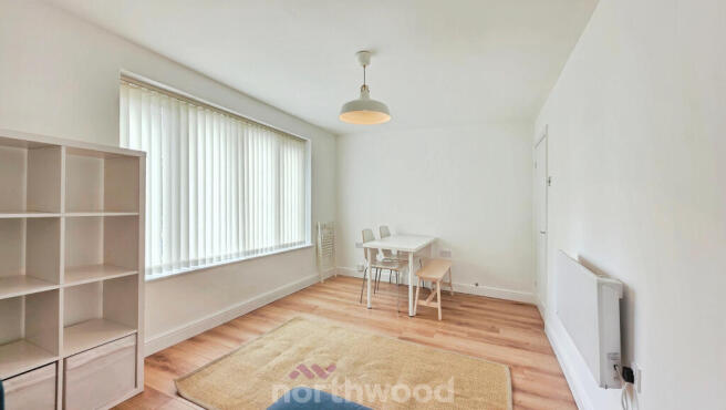 1 bed Flat for sale Image 4