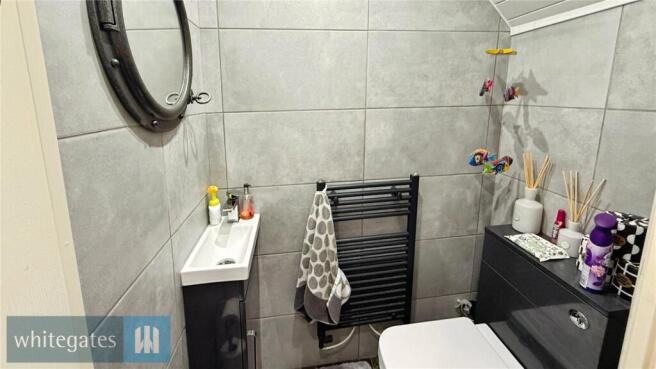 4 bed Detached for sale Image 4