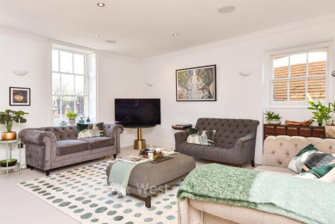 Kitchen/ Living Room