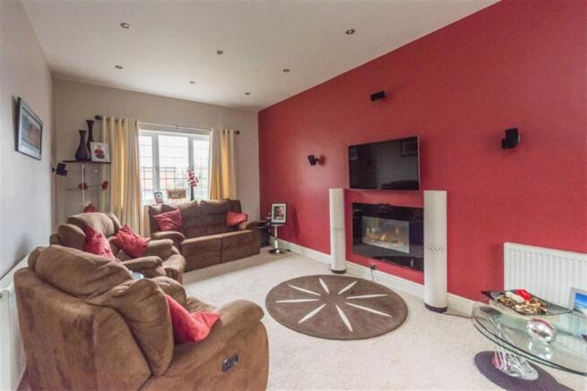 SPACIOUS LOUNGE