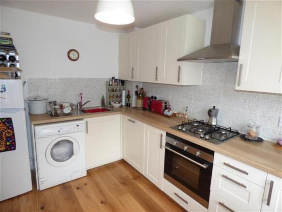KITCHEN/BREAKFAST