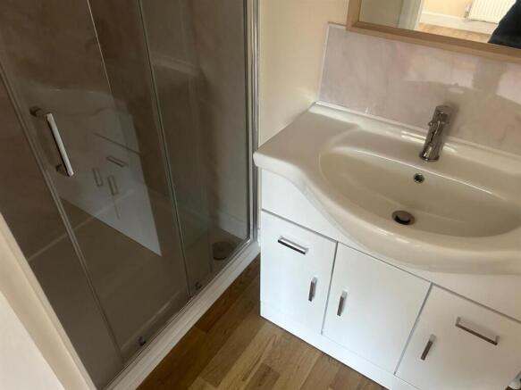 1 bed Terraced to rent Image 6