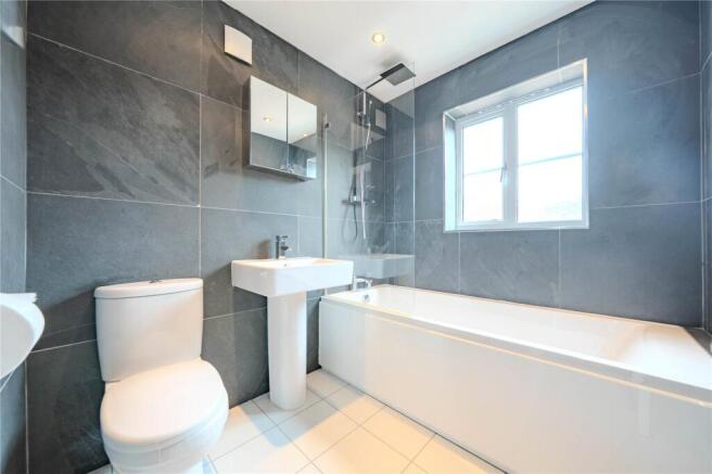 4 bed Detached for sale Image 10