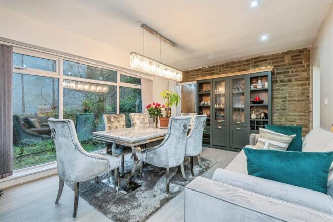 4 bed Detached for sale Image 4