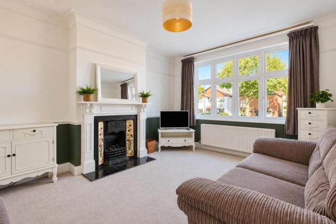 1793493337 - 24 Ruskin Road, SM5 - 59.jpg