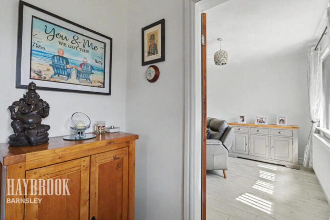 3 bed Semi-Detached for sale Image 8