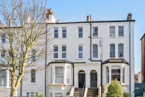 Flat A, 36 Wykeham Mansions, Rosendale Road, London SE21 8DX