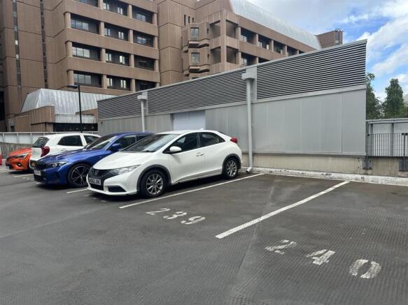 Car Parking Space, L1, Liverpool photo 4