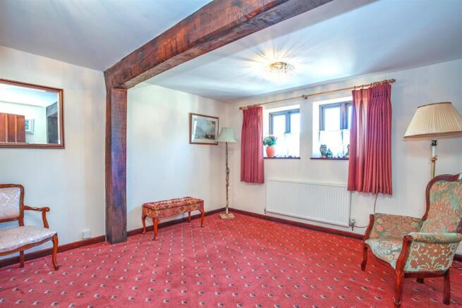 Living Room 1.jpg