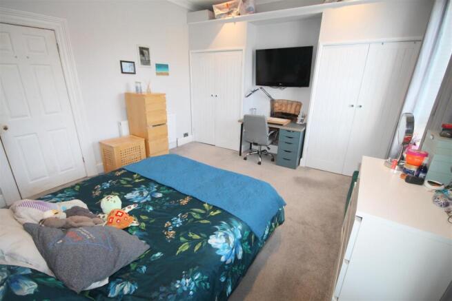 OR Bedroom 1v.JPG