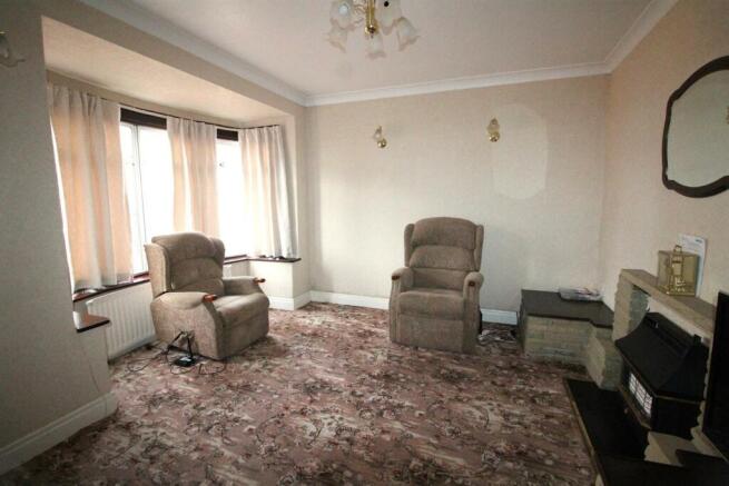 28 Sidlaw Rd-Lounge.JPG