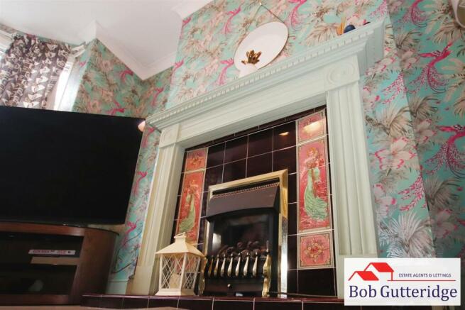 BAY FRONTED LOUNGE