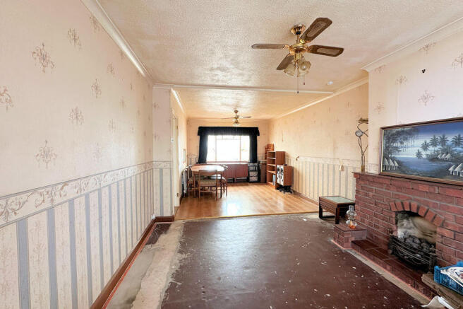 Lounge/Dining Room