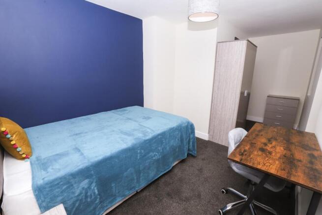 5 bed Terraced to rent Image 9