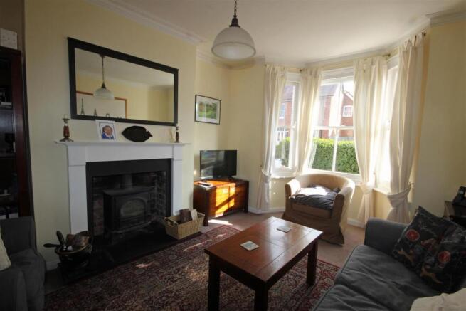 Living Room..JPG