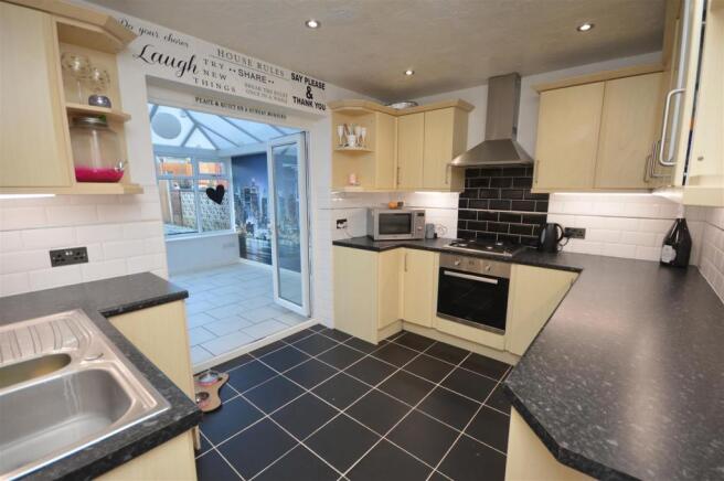 Kitchen2.jpg