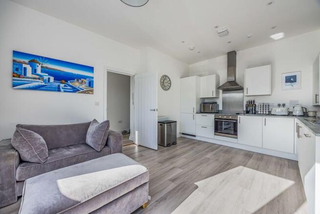 Egret Court End, Chichester photo 3