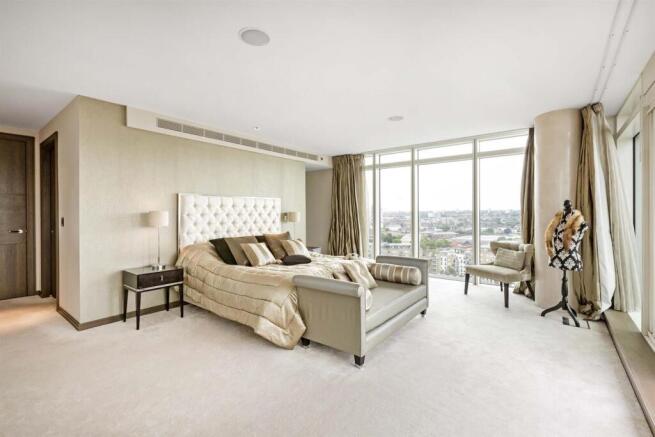 Master Bedroom (4).j