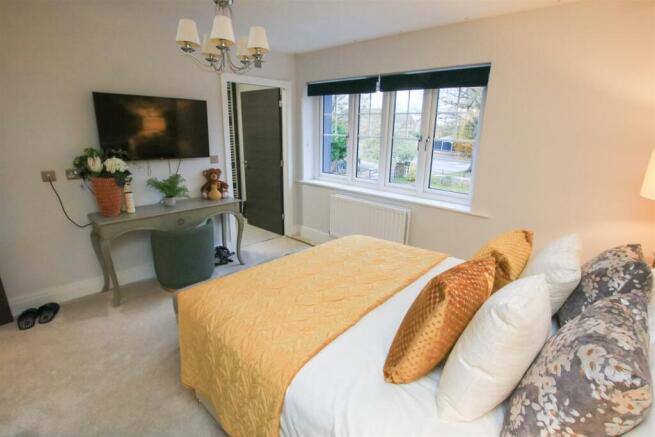 PRINCIPAL BEDROOM