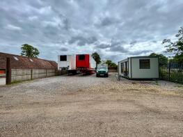 Benham Grange Farm, Bath Road, Halfway, Newbury RG20 8NS