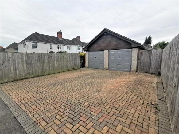 DOUBLE GARAGE
