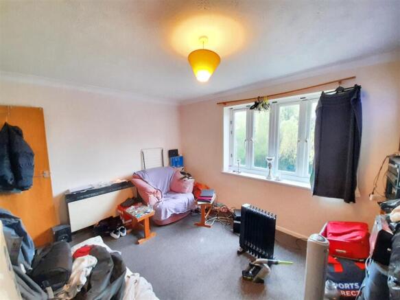 Living / bedroom area