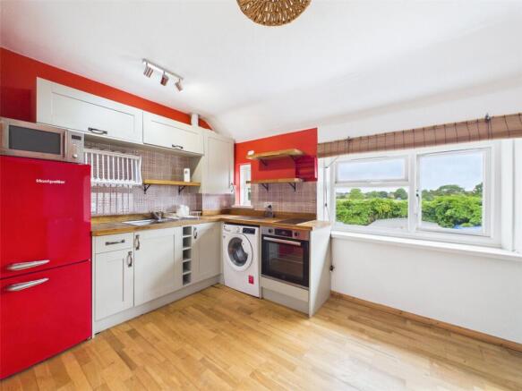 Draper Road, Christchurch, Dorset, BH23 photo 4