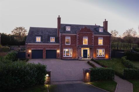 An outstanding Georgian style detached family residence in Eaton