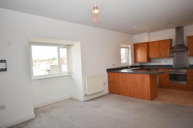 Lounge / Kitchen