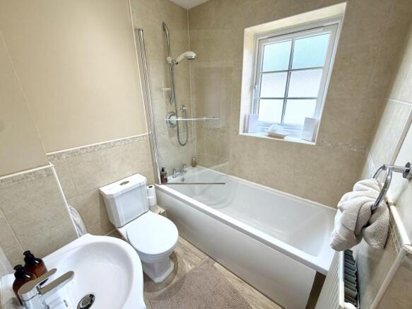 3 bed Terraced for sale Image 7