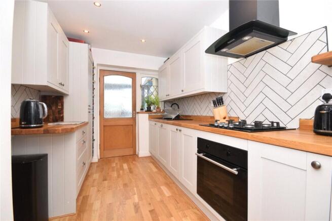 4 bed Semi-Detached for sale Image 5