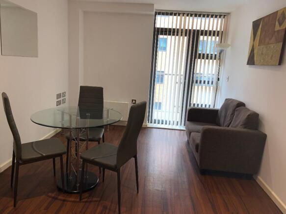 1 bed Flat to rent Image 4