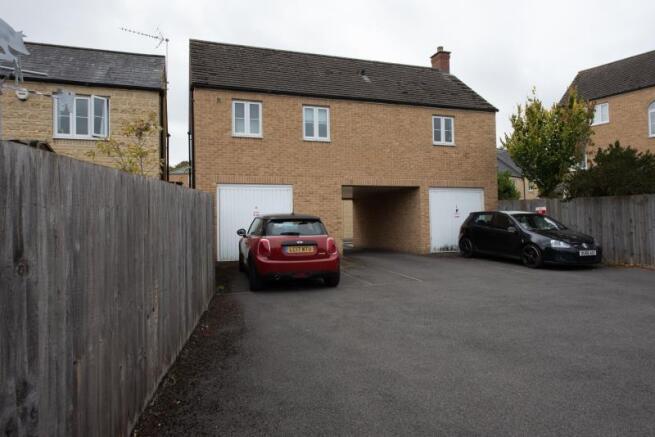 Garage & Parking