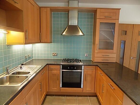 Kitchen 2.JPG