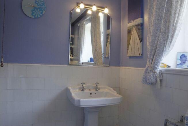 Bathroom 1-2