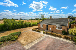 27, Mayfield Gardens, Peterborough PE6 9AX