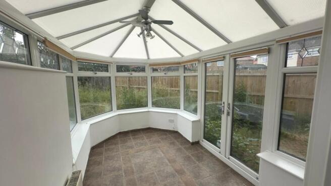 3 bed Semi-Detached to rent Image 4