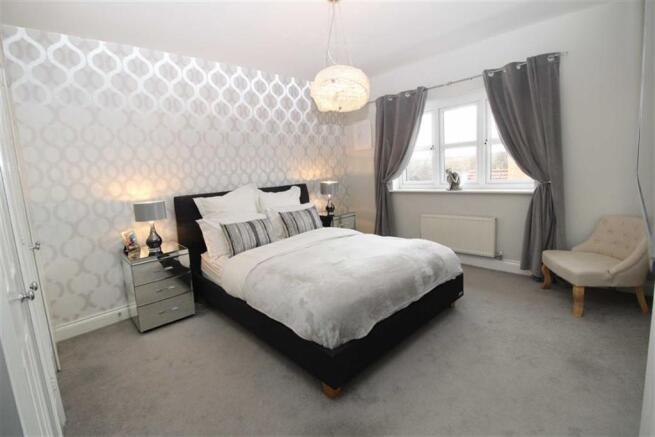 Master Bedroom (1)