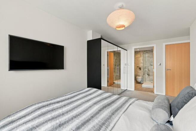 2 bed Apartment for sale Image 8