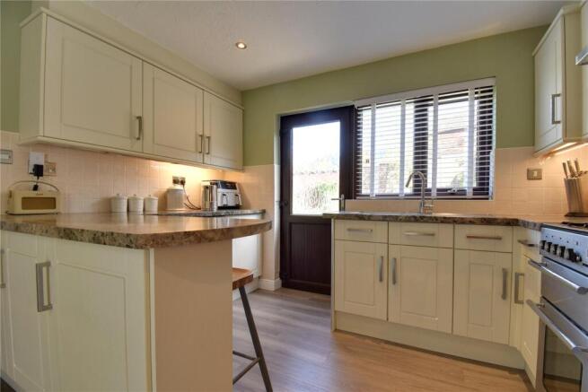 4 bed Detached for sale Image 9