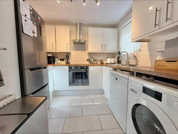 processed-A13F49B9-6756-40E5-B9CA-4C49C5D63E3E.jpe