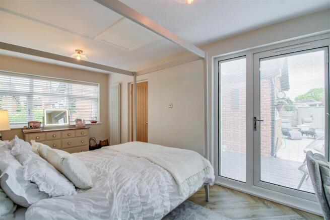 2 bed Detached Bungalow for sale Image 6