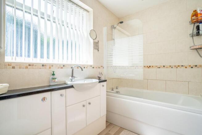 2 bed Semi-Detached Bungalow for sale Image 9